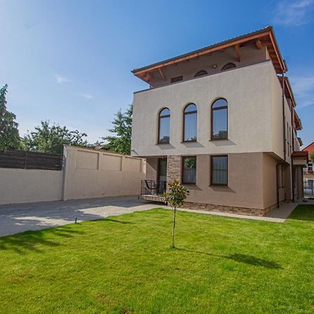 Cozy Brand New Boutique Aparthotel Brasov Ngoại thất bức ảnh
