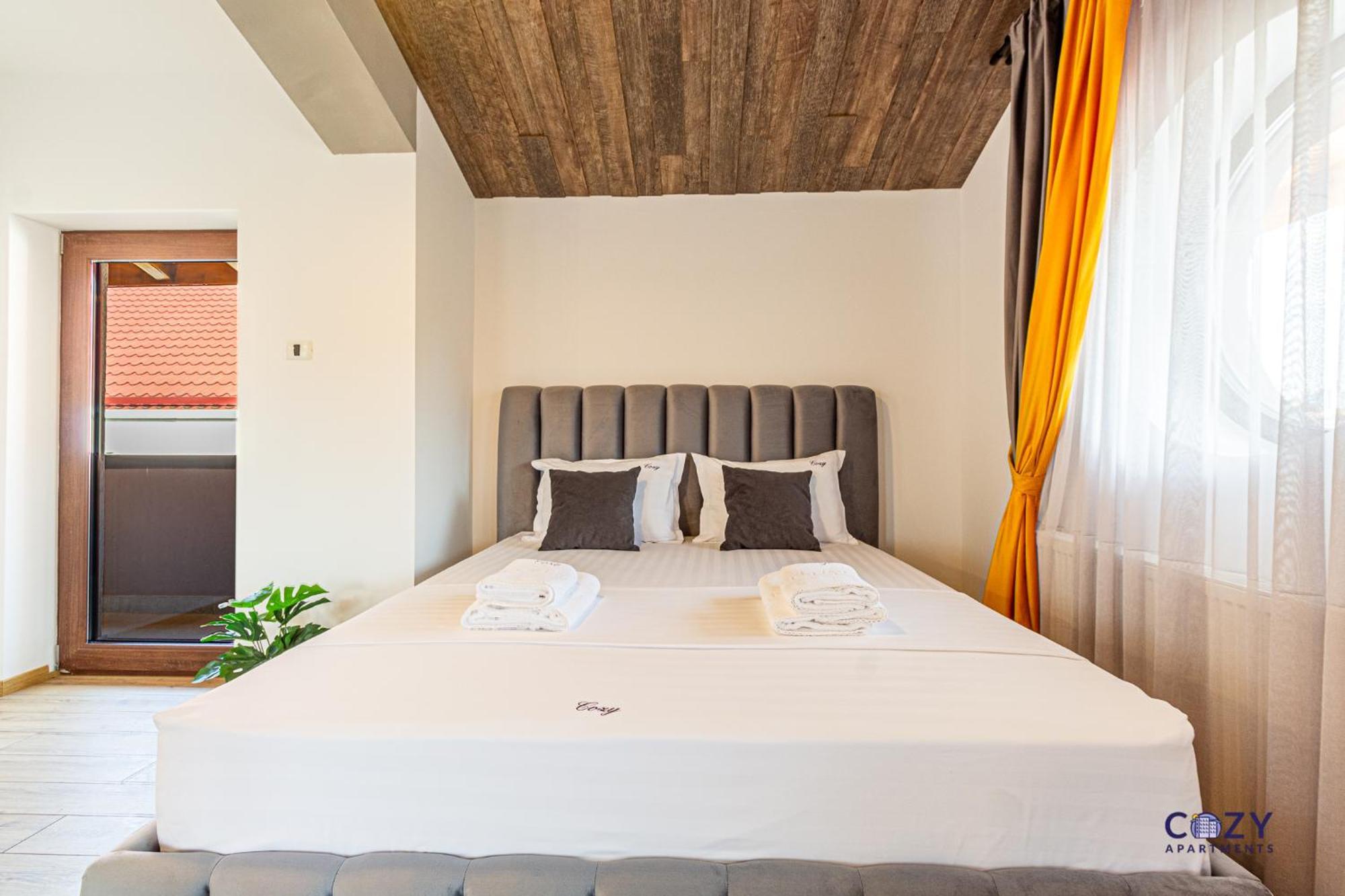 Cozy Brand New Boutique Aparthotel Brasov Ngoại thất bức ảnh