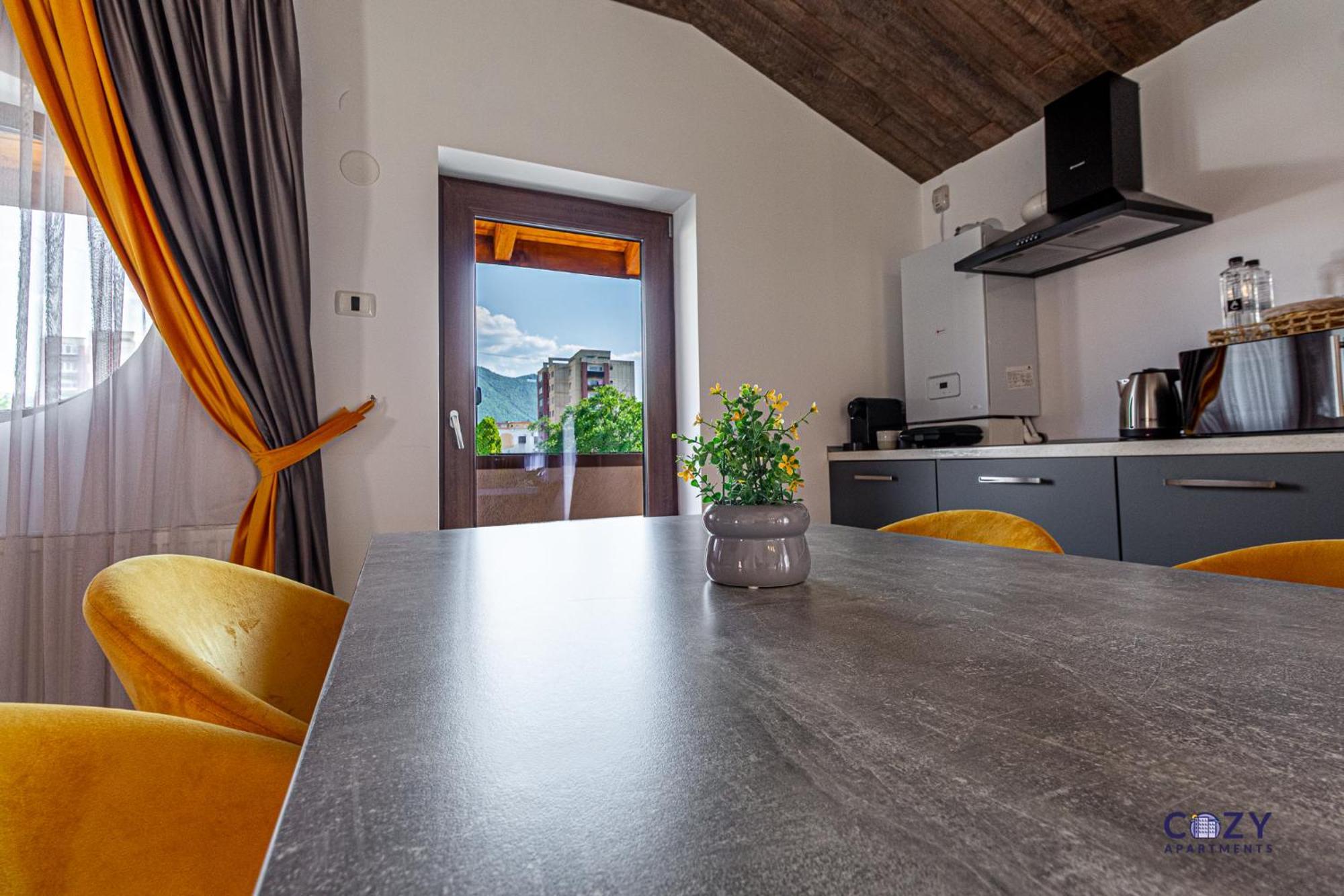 Cozy Brand New Boutique Aparthotel Brasov Ngoại thất bức ảnh