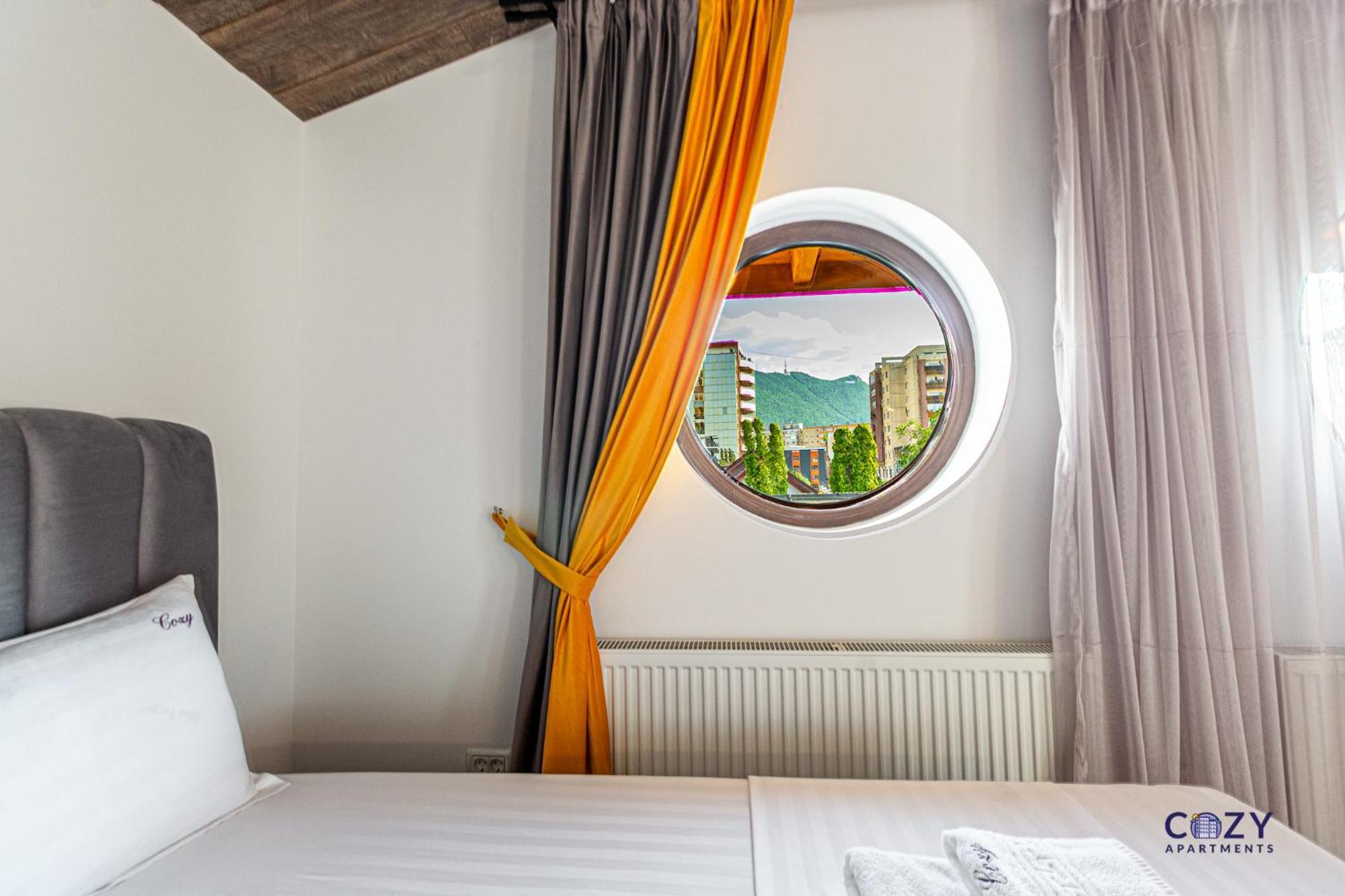 Cozy Brand New Boutique Aparthotel Brasov Ngoại thất bức ảnh